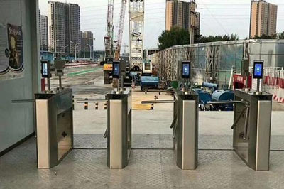 人臉識別測溫門禁為復(fù)工復(fù)學(xué)保駕護航